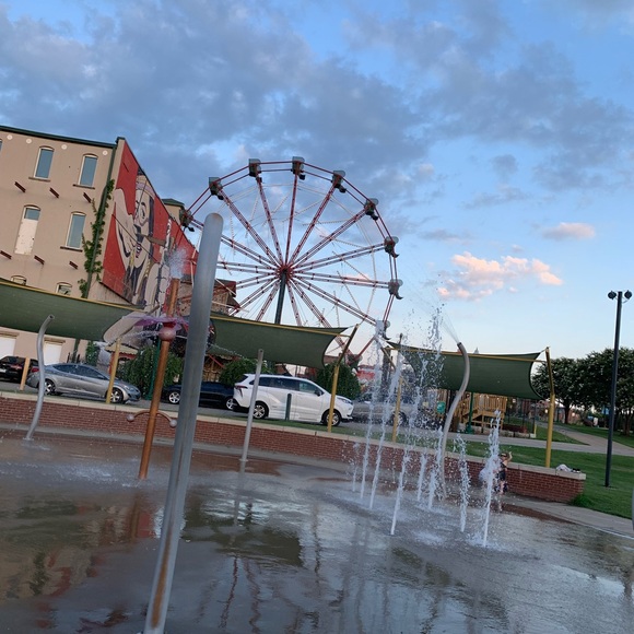 Meet your Posher, Sonia - Picture 1 of 1